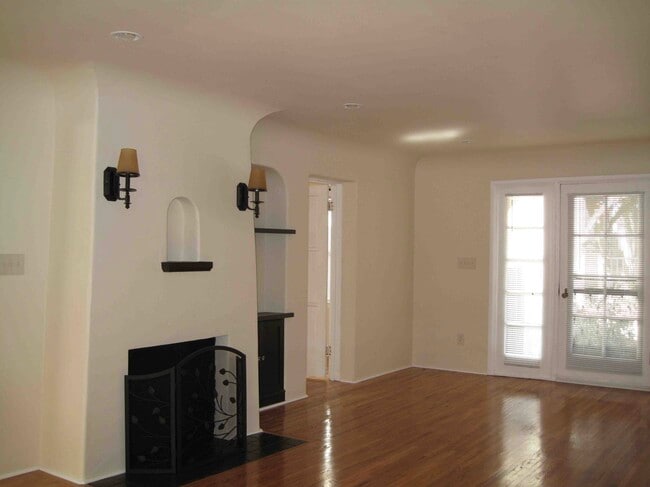 Building Photo - 1524 E Orange Grove Blvd