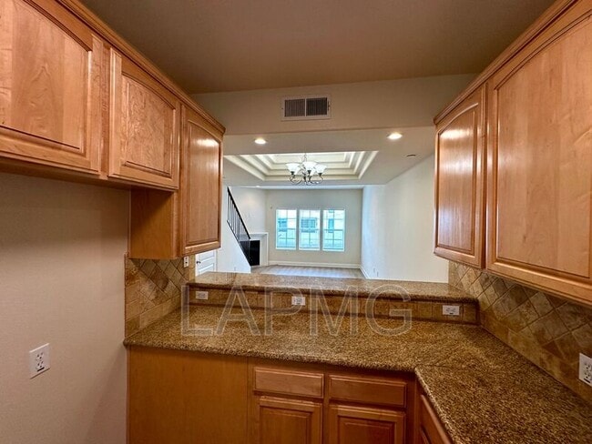 Photo - 12217 Moorpark St