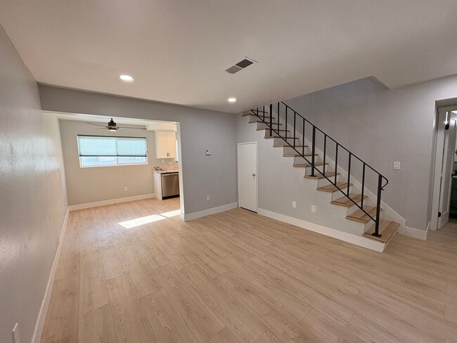 Photo - 1708 E Fairfield Ct Unit 2