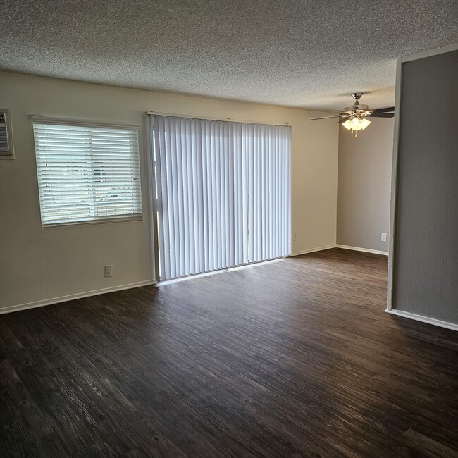 1BR, 1BA - 775 SF - 133 Santa Clara Apartments