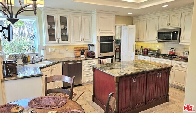 Photo - 43 Hillcrest Meadows