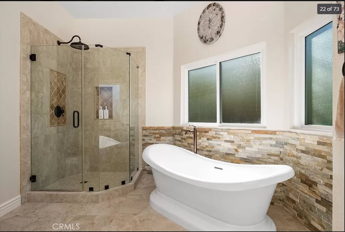 Photo - 76 Christamon S