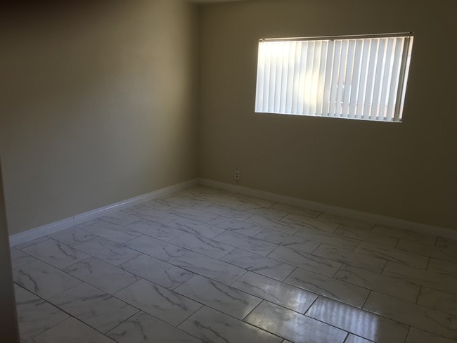 Bedroom - 717 E Santa Fe Ave Unit #6