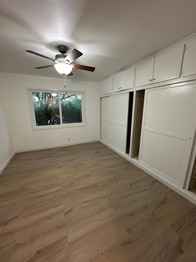 Bedroom - 733 N Madison Ave