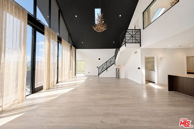 Photo - 2230 Glendale Blvd