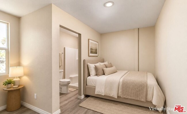 Photo - 9219 Langdon Ave