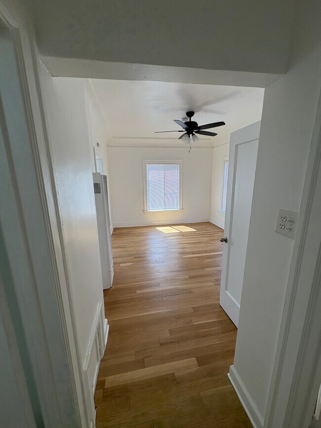 Photo - 255 S Catalina St