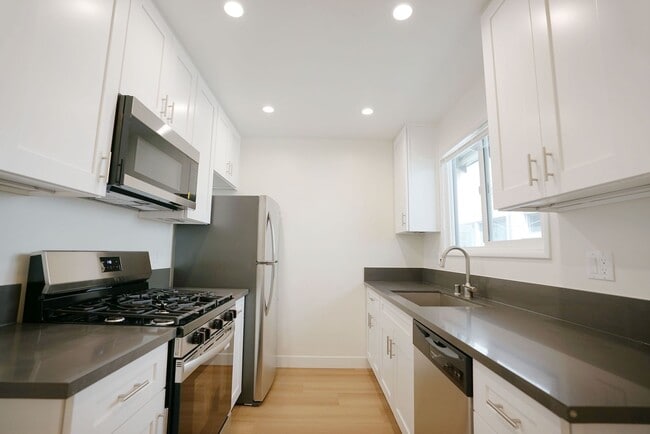 Photo - 14857 Morrison St Unit 14853