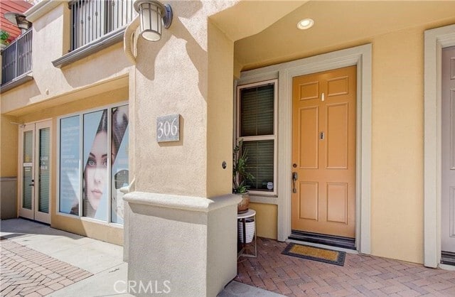 Photo - 306 District Ct