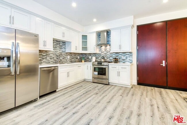 Photo - 1237 S Holt Ave Unit 504