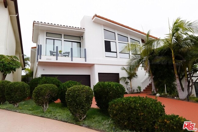 Building Photo - 6401 Via Baron