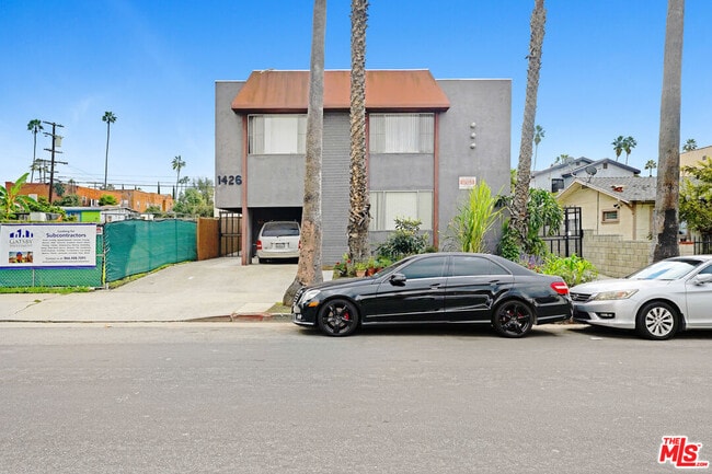 Building Photo - 1426 Cochran Ave Unit 6