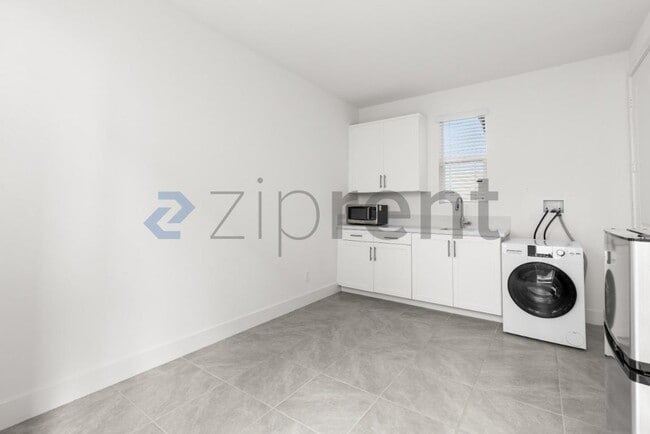 Photo - 2412 Paseo Archer