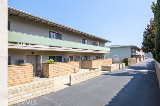 Photo - 922 W Duarte Rd Unit 3