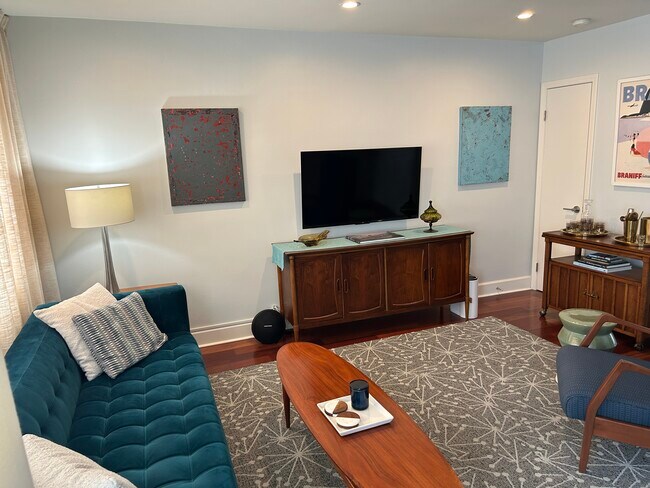 Living room - 3907 Georgia St Unit 5