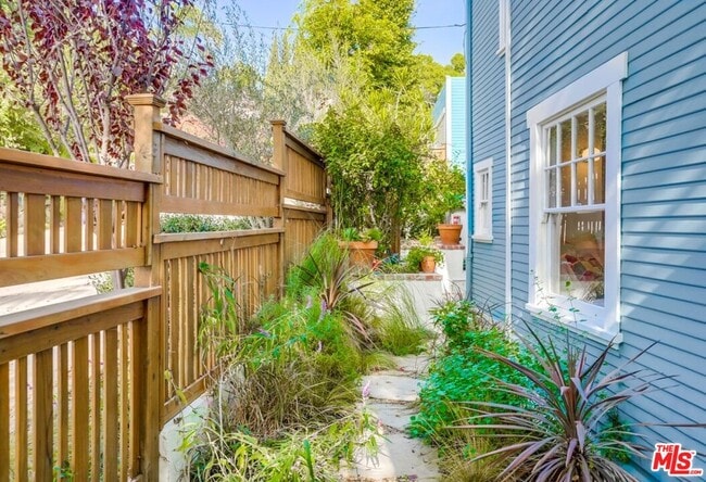 Photo - 2154 Willetta Ave N