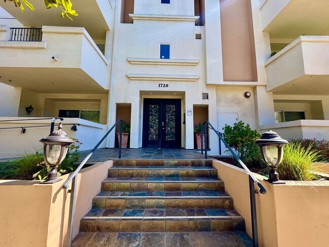 Prime West LA Location! West Facing Ready ... - Prime West LA Location! West Facing Ready ... House