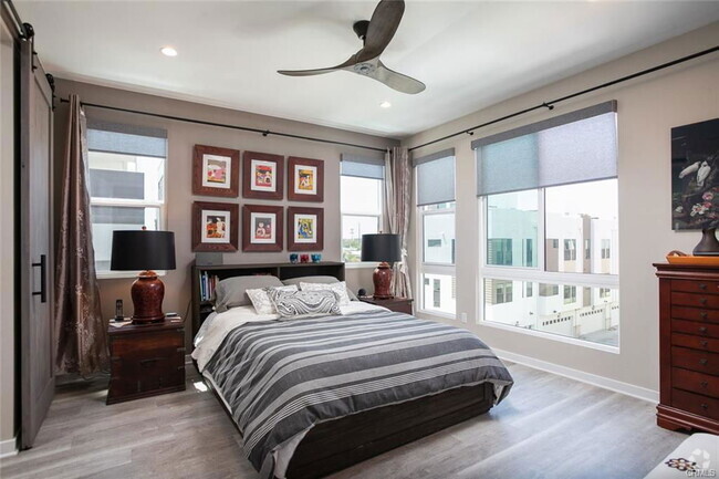 Building Photo - 614 Malibu Rental