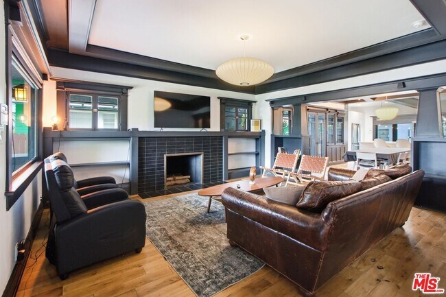 Photo - 1548 W 48th St