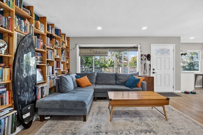 Photo - Beautiful 2 bedroom single family home available in Sunset Cliffs!