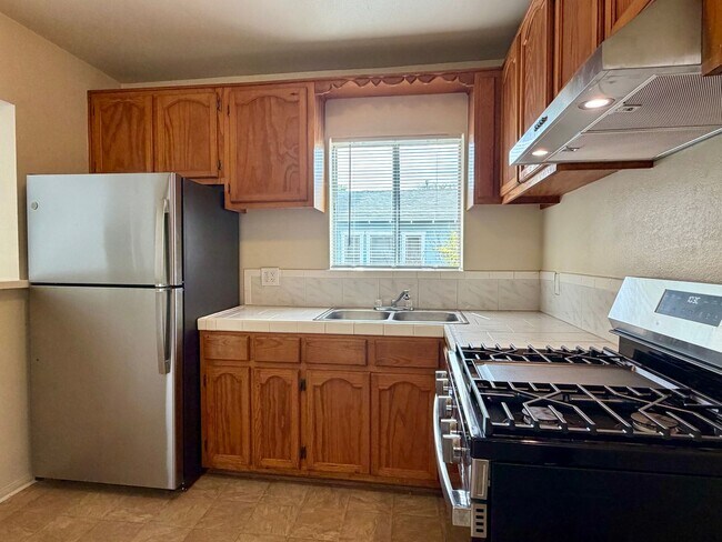 Photo - 2522-2524 Unit 2522 1/2