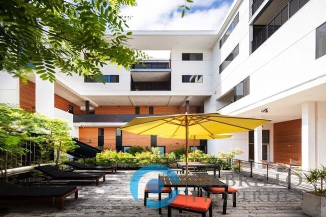 Photo - 2870 Fourth Ave