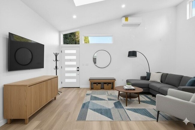 Photo - 739 N Formosa Ave