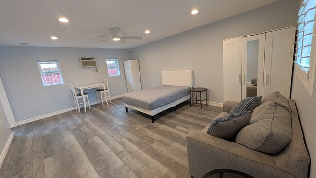 Photo - 1324 Braddock St Unit Studio/Apartment