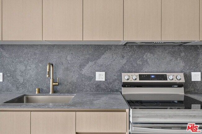 Photo - 1808 Lincoln Blvd Unit 202