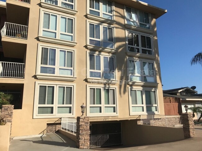 Photo - 3939 Illinois St Unit 2d