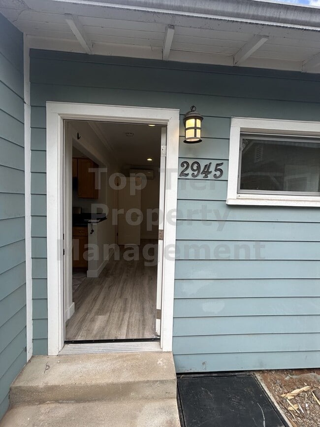 Building Photo - 2945 Kalmia St