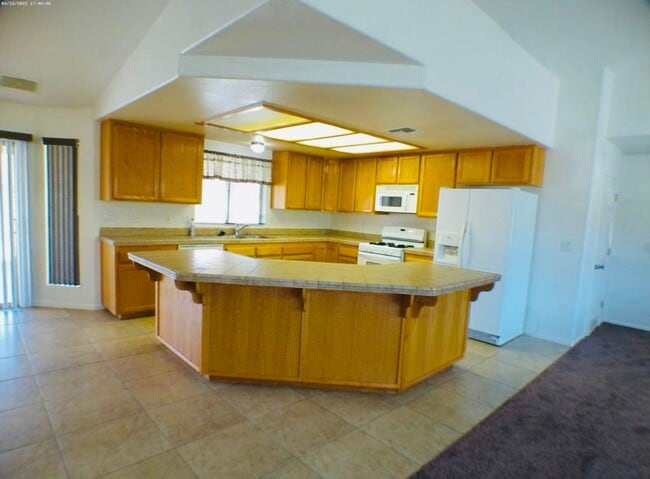 **Move In Special $200 Off 1st Month's Ren... - **Move In Special $200 Off 1st Month's Ren...