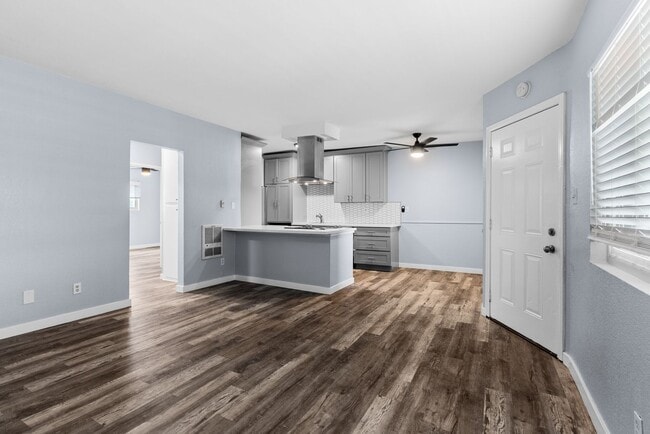Photo - 927 Daisy Ave Apartment Unit 17