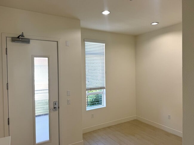 Photo - Beautiful 2+2, Bonus Room & balcony in PLAYA VISTA, every amenity, top floor Unit 341