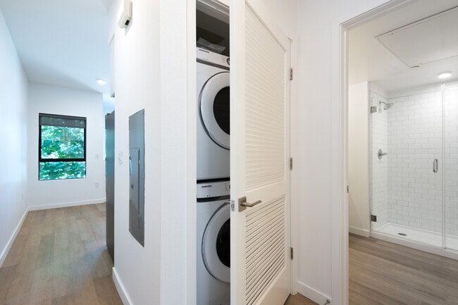 Photo - The Kalthom Building