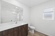 2BR, 1BA - 800SF - Bathroom - Maison's Heights