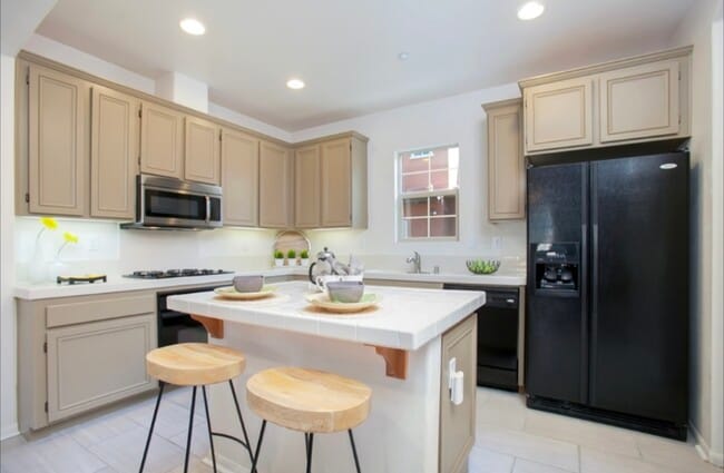 Photo - 2702 Escala Cir