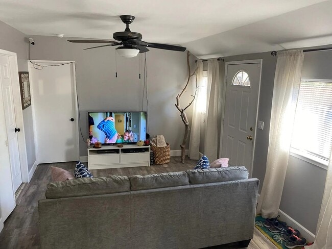 Photo - 582 E Kingsley Ave