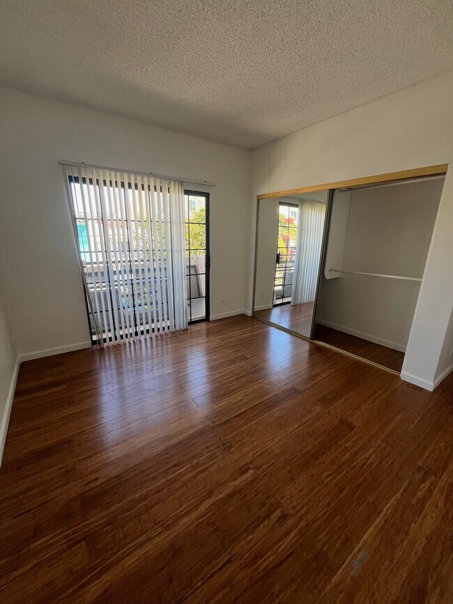 Photo - 11250 Morrison St Unit 204