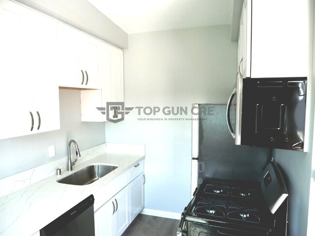 Building Photo - 3787 32nd St Unit 3781 87