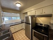 Kitchen - 1015 N Michillinda Ave Unit 109