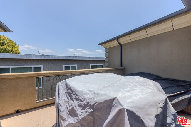 Photo - 1912 Vanderbilt Ln Unit C