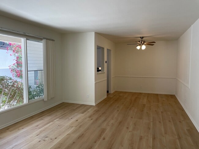 Photo - 1122 S Clark Dr Unit 3