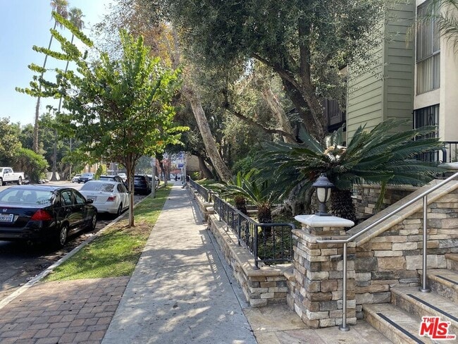 Photo - 525 S Ardmore Ave Unit 239