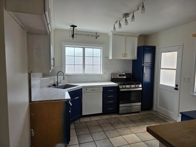 Photo - 509 S Catalina Ave Unit A