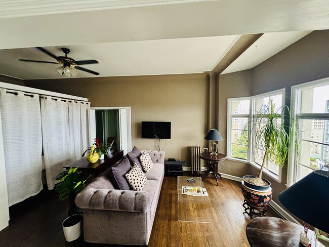 Building Photo - 800 E Ocean Blvd Unit 1404 Rental