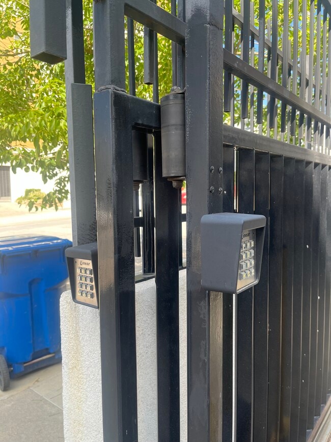 Photo - 246 N Dillon St