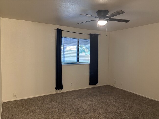 Photo - 2116 Ave