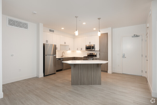 Interior Photo - Enzo Rental
