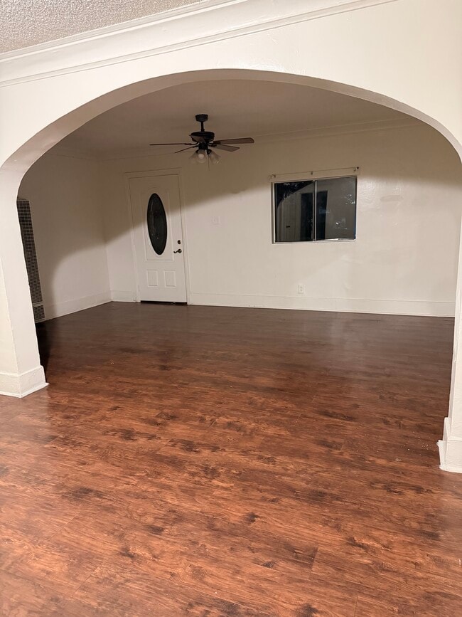 Photo - 632 W 78th St